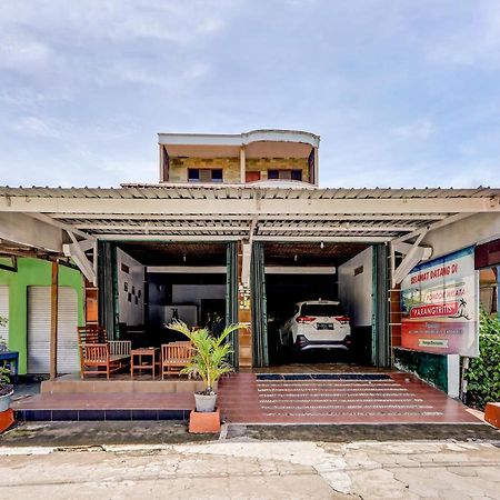 Oyo 90051 Guest House Parangtritis Esterno foto