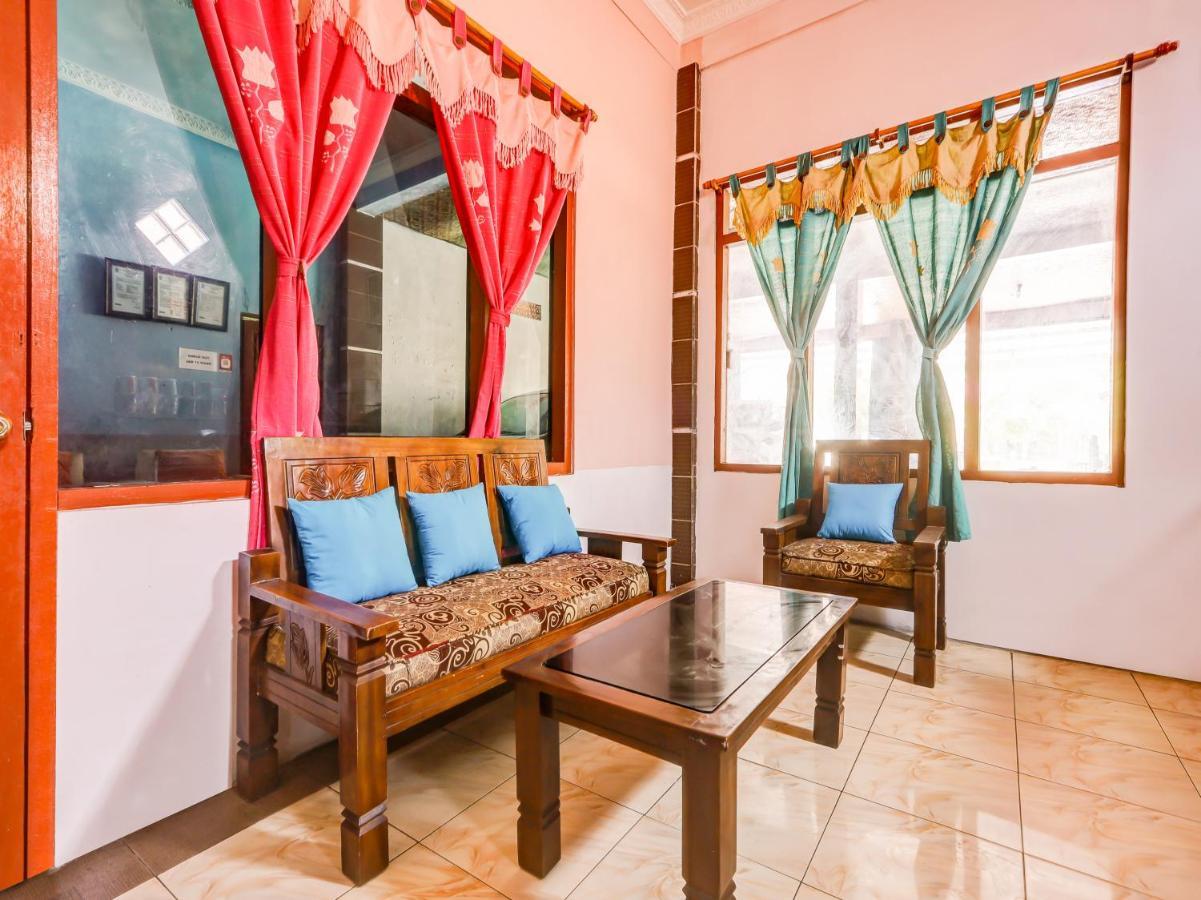 Oyo 90051 Guest House Parangtritis Esterno foto