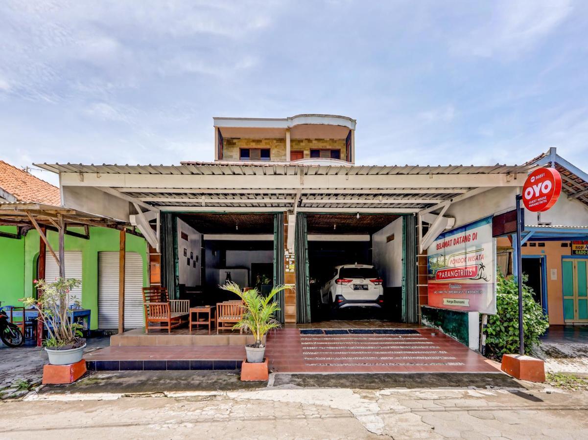 Oyo 90051 Guest House Parangtritis Esterno foto