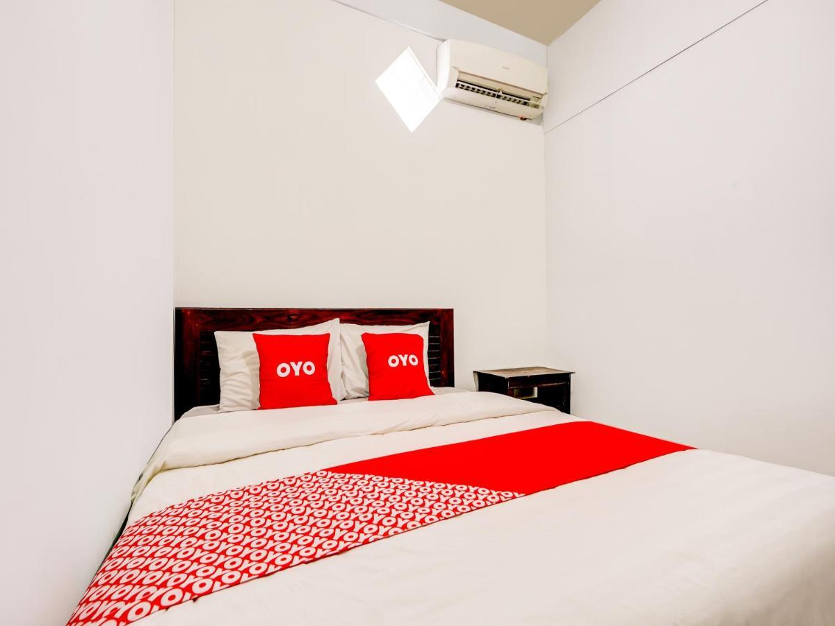 Oyo 90051 Guest House Parangtritis Esterno foto