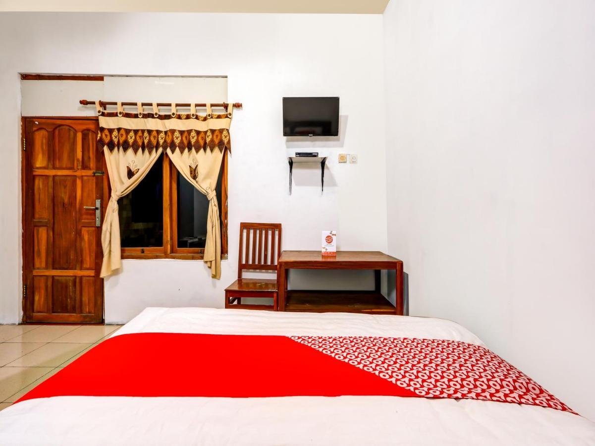 Oyo 90051 Guest House Parangtritis Esterno foto