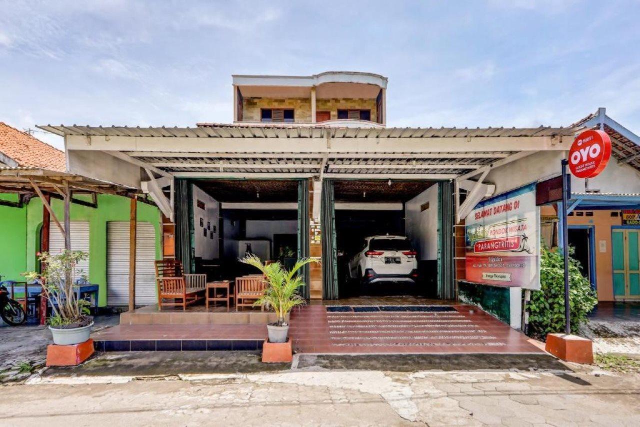 Oyo 90051 Guest House Parangtritis Esterno foto