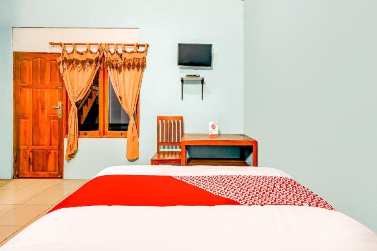 Oyo 90051 Guest House Parangtritis Esterno foto