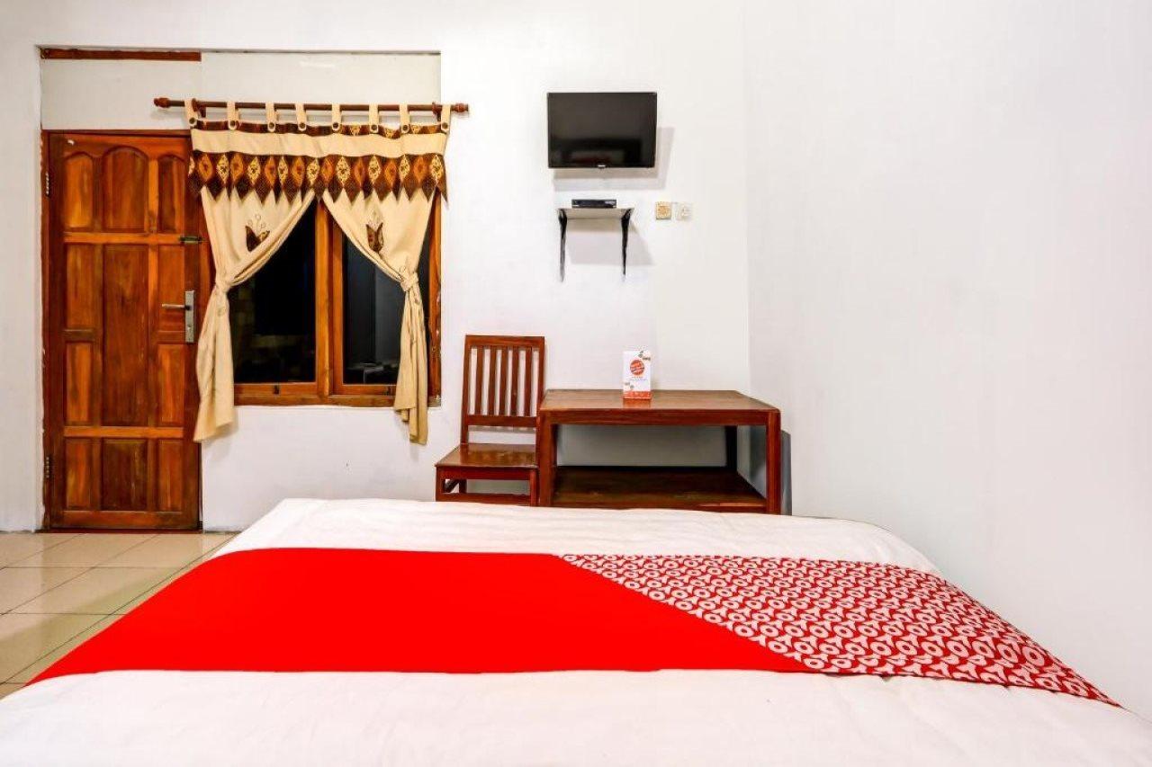 Oyo 90051 Guest House Parangtritis Esterno foto